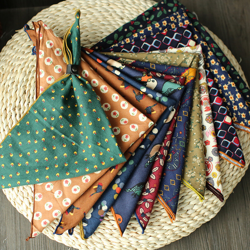 WKVKING小耳出品百搭多種印花小領巾圍巾文藝復古親子小方巾女秋冬基礎款 紅底樹葉 45cm*45cm