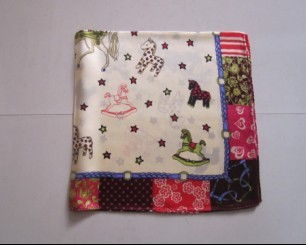 絲鄉(xiāng)牌新款真絲小方巾 一方絲巾，萬種風(fēng)情